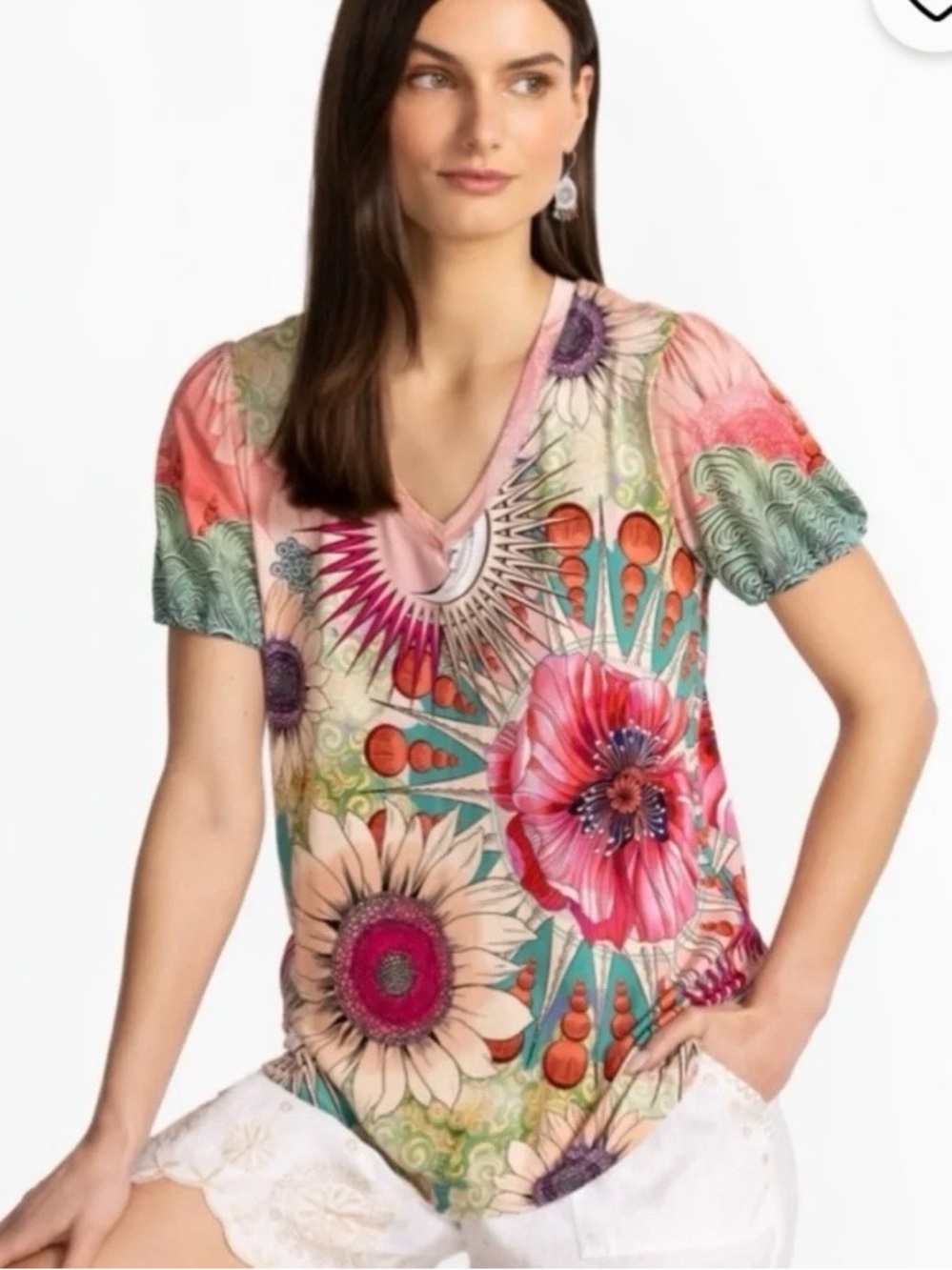 Johnny Was, Janie favorite V-neck puff sleeve tee, Emily, size XS, Celestial